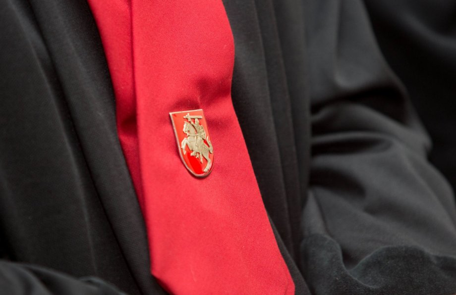 Dėl kardomųjų priemonių skyrimo vakar sulaikytiems įtariamiesiems