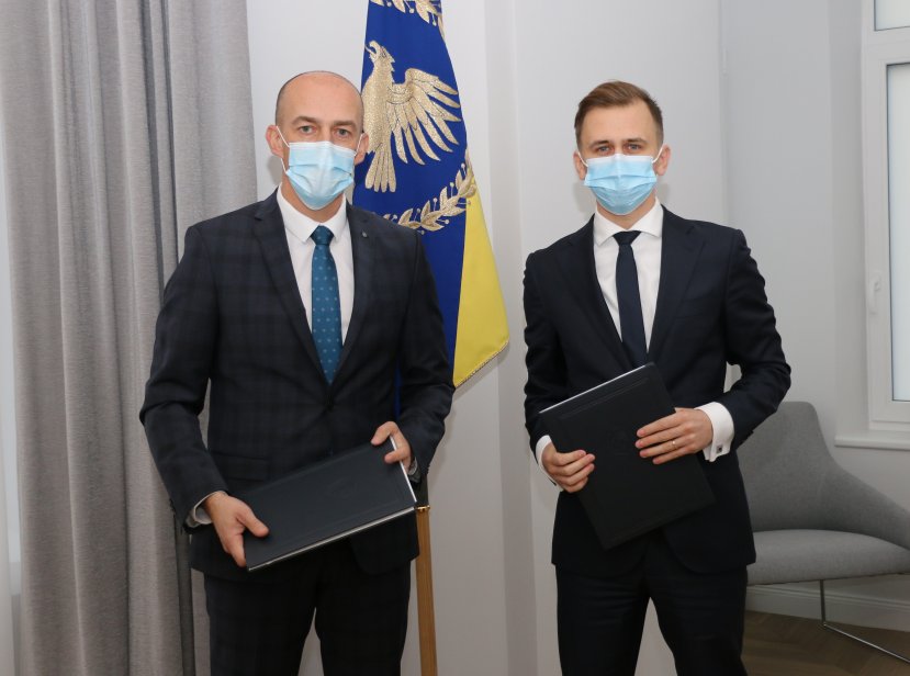 STT pasirašė bendradarbiavimo sutartį su Pinigų plovimo prevencijos kompetencijų centru