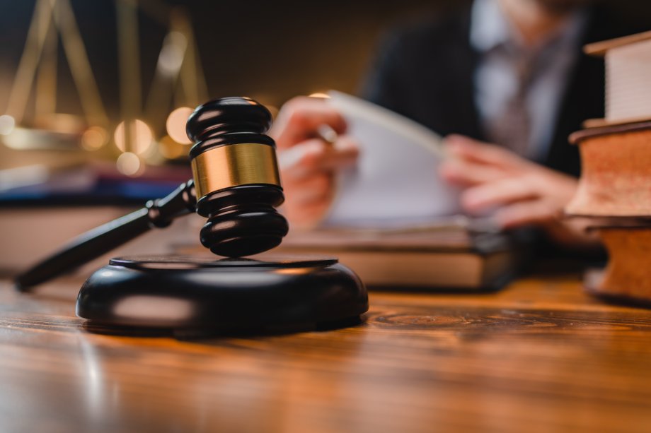 Dėl neteisėtai pasisavintų savivaldybės lėšų kaltais pripažinti buvę Ukmergės rajono savivaldybės...